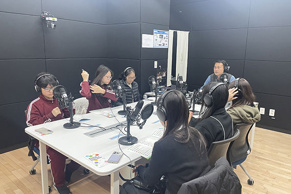 수업을 듣는 모습