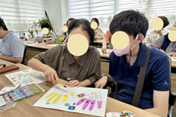 수업을 듣는 모습